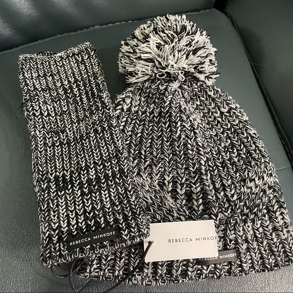 NWT Rebecca Minkoff black white marled Pom Pom beanie hand warmer designer set - Picture 5 of 7